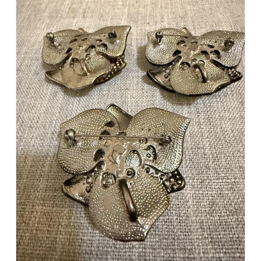 🌸 Vintage Rhinestone Flower Brooch Pins – Set of 3 | Black & Aurora Borealis